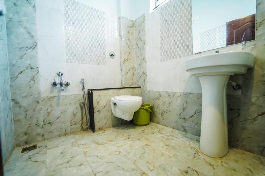 AYANI INN Deluxe Non AC 3