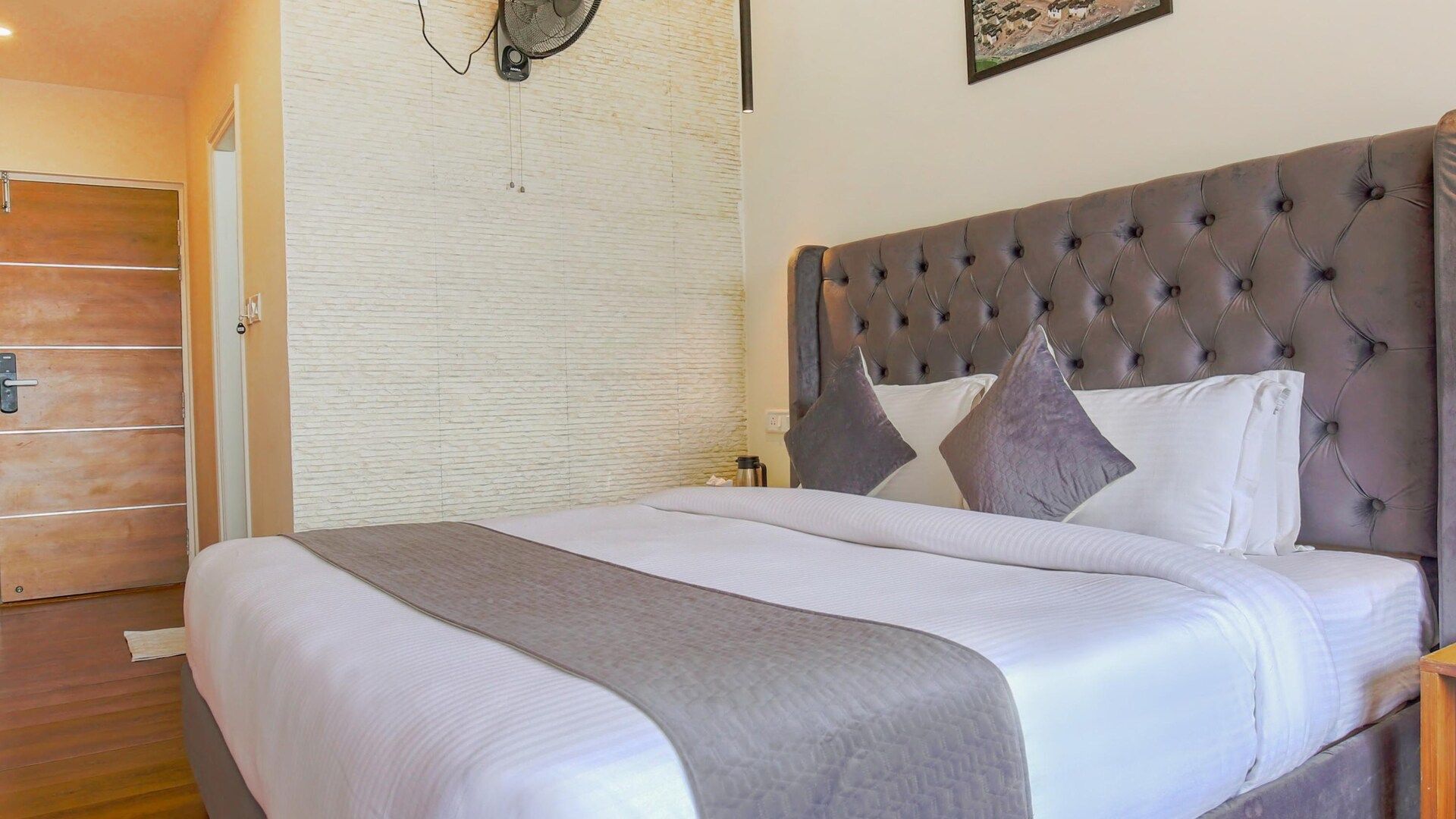  Aangan Premium Shimla Premium room 3