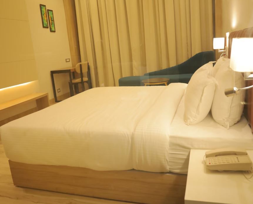 Clarks Inn Etawah Standard Room 2