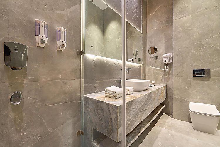 Clarks Inn Etawah Standard Room 5