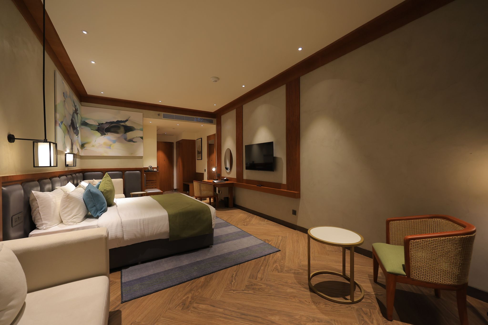 1 King Bed, Executive