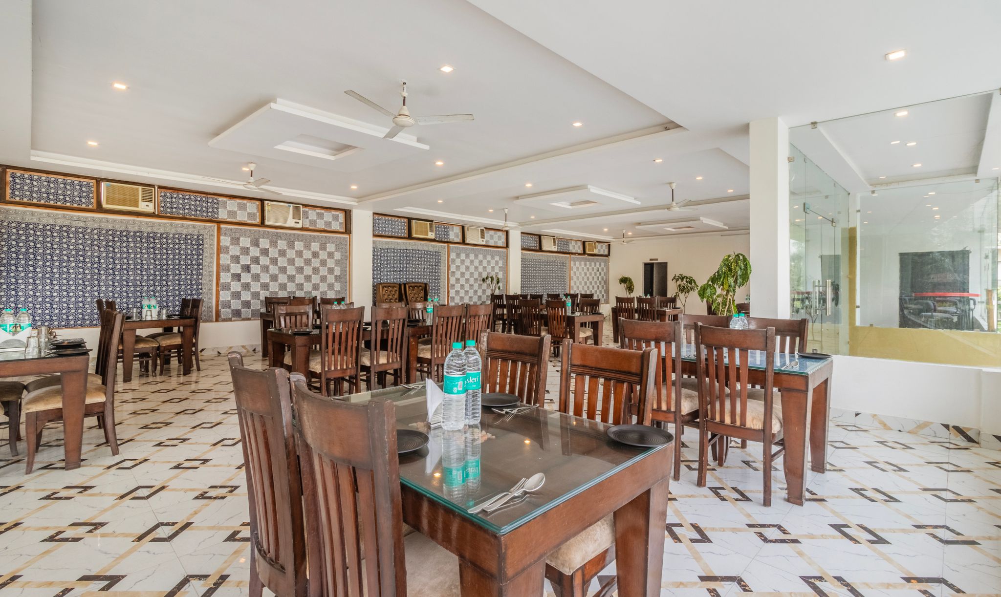 Food & Dining