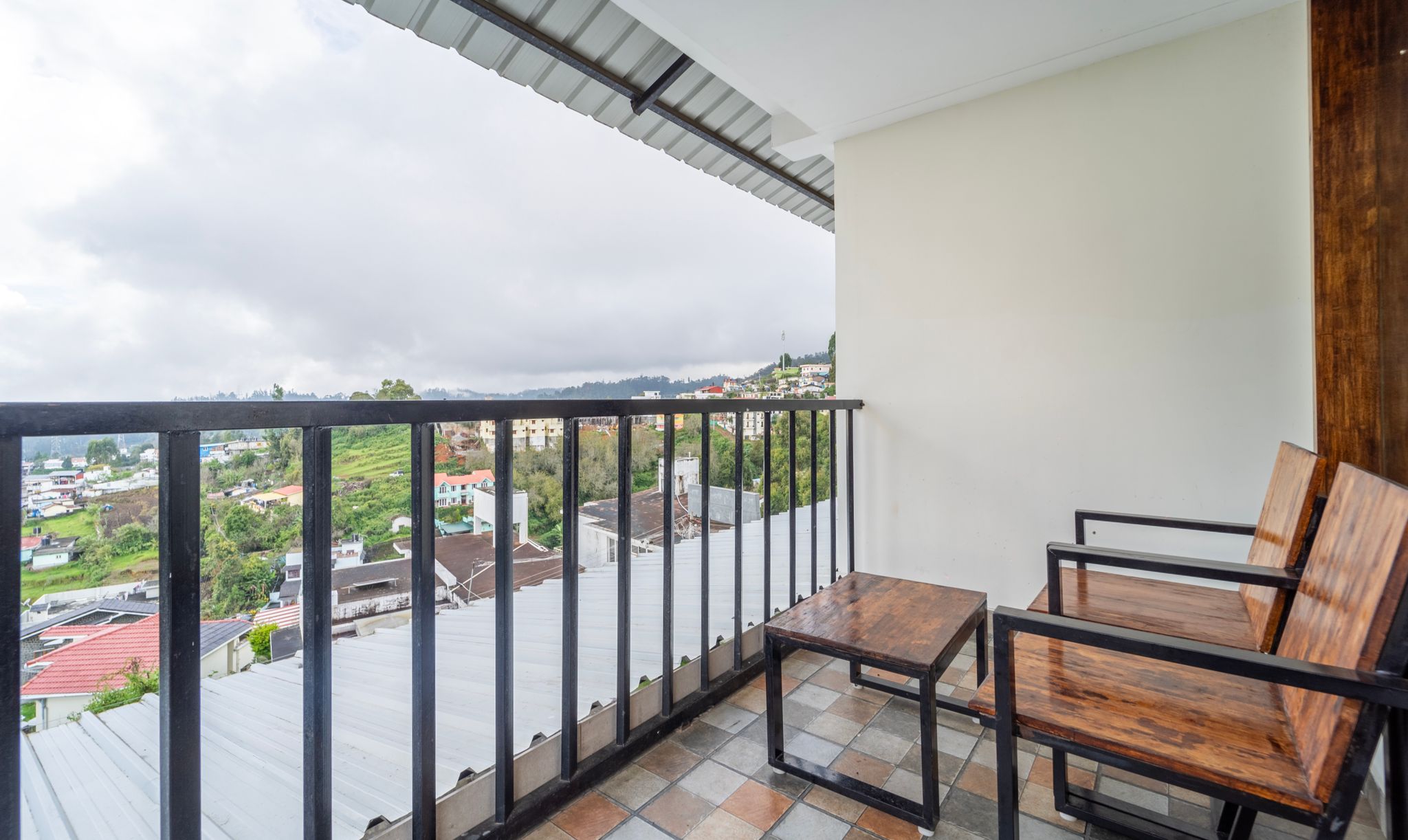 Treebo Tranquil Heights With Scenic View Deluxe Room 11