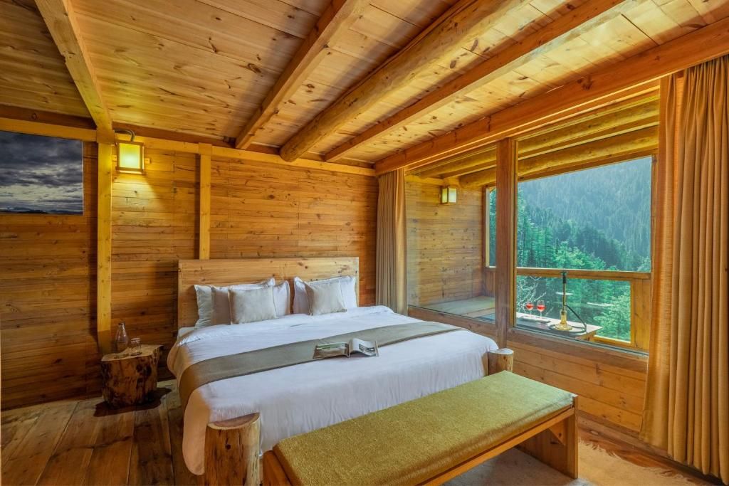 ELIVAAS 4 BHK with Garden & Sauna | Skylounge 4 BHK with Garden & Sauna 14