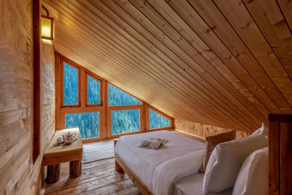 ELIVAAS 4 BHK with Garden & Sauna | Skylounge 4 BHK with Garden & Sauna 15