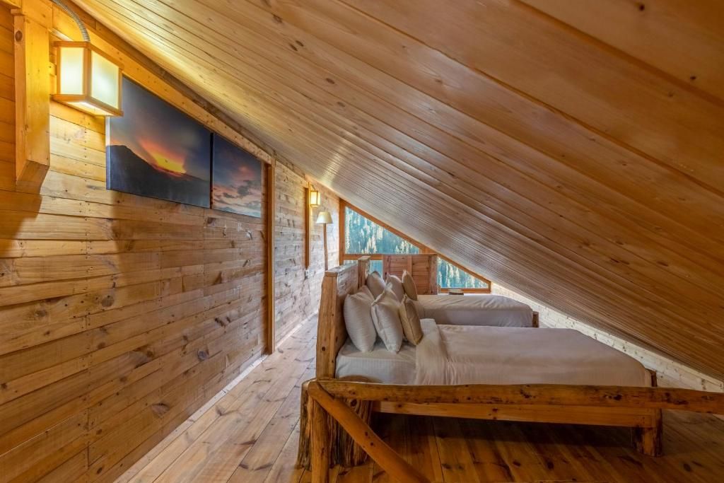 ELIVAAS 4 BHK with Garden & Sauna | Skylounge 4 BHK with Garden & Sauna 13