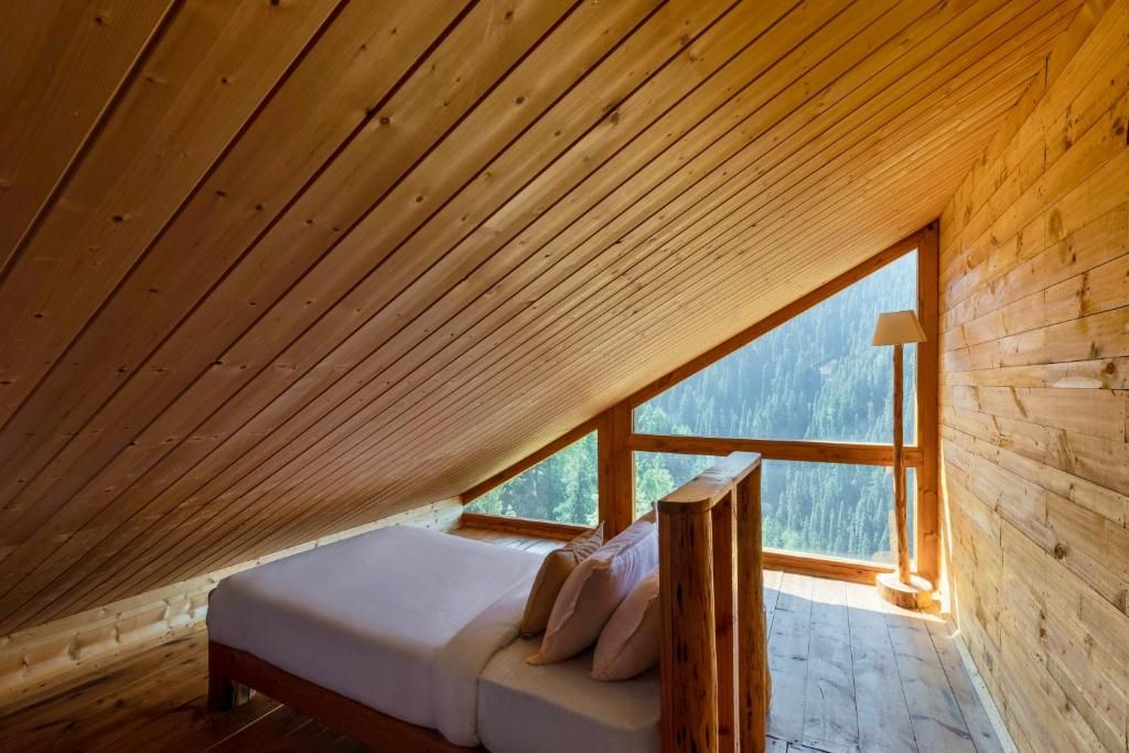 ELIVAAS 4 BHK with Garden & Sauna | Skylounge 4 BHK with Garden & Sauna 3