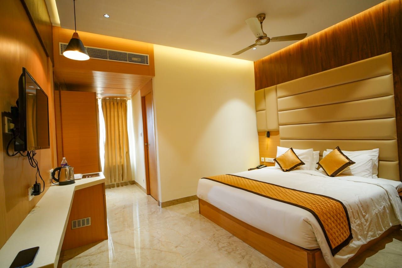Hotel Nakshathra - A Royal Stay Premium Room 2