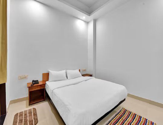 Gatsby Hotel Deluxe Room 3