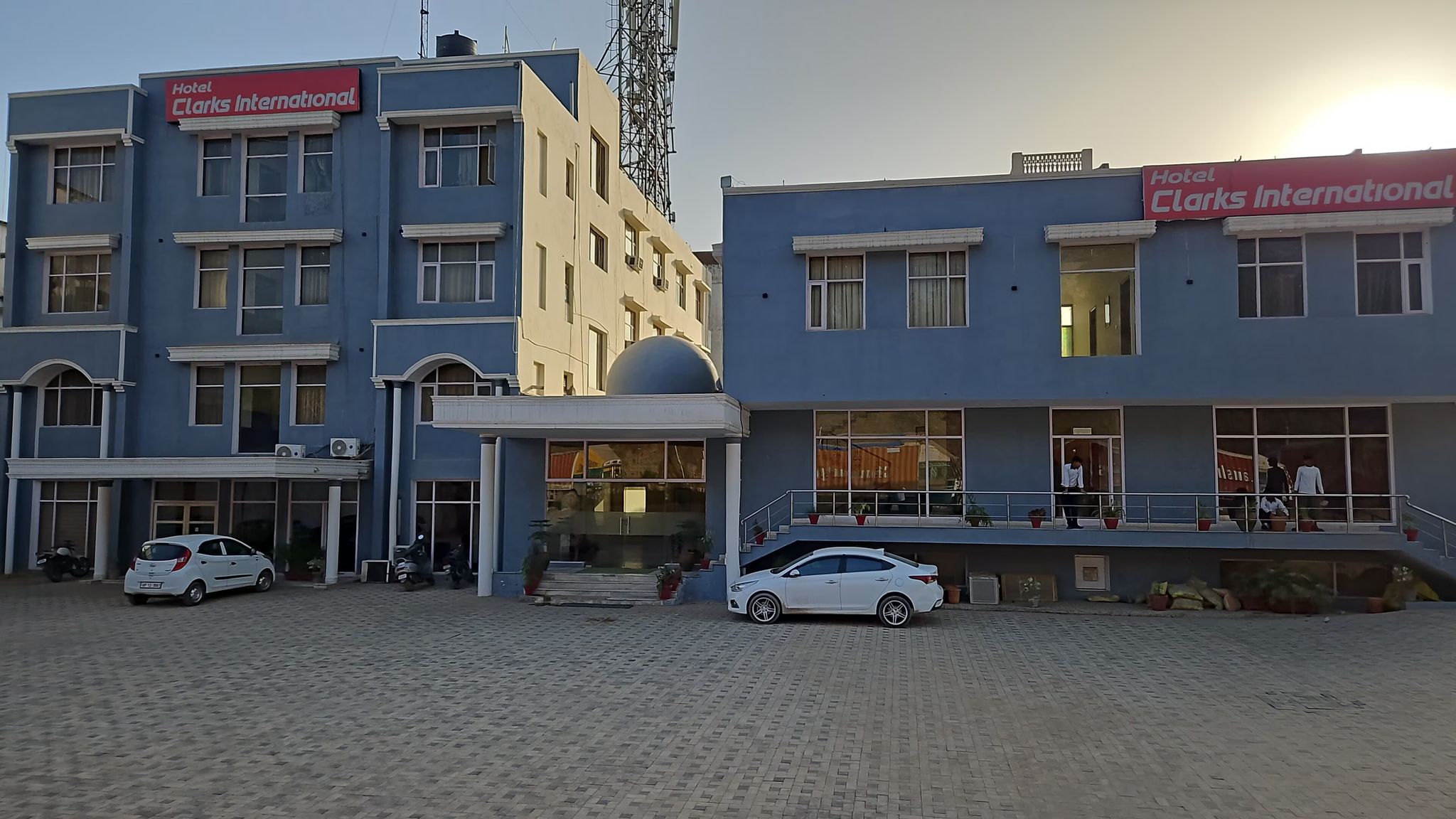 Hotel Clarks International