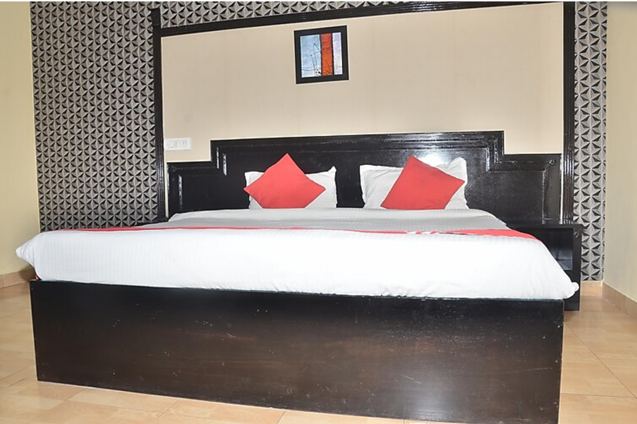 Hotel Clarks International Semi Deluxe Room