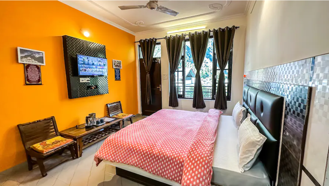 Deluxe Room with Mountain View