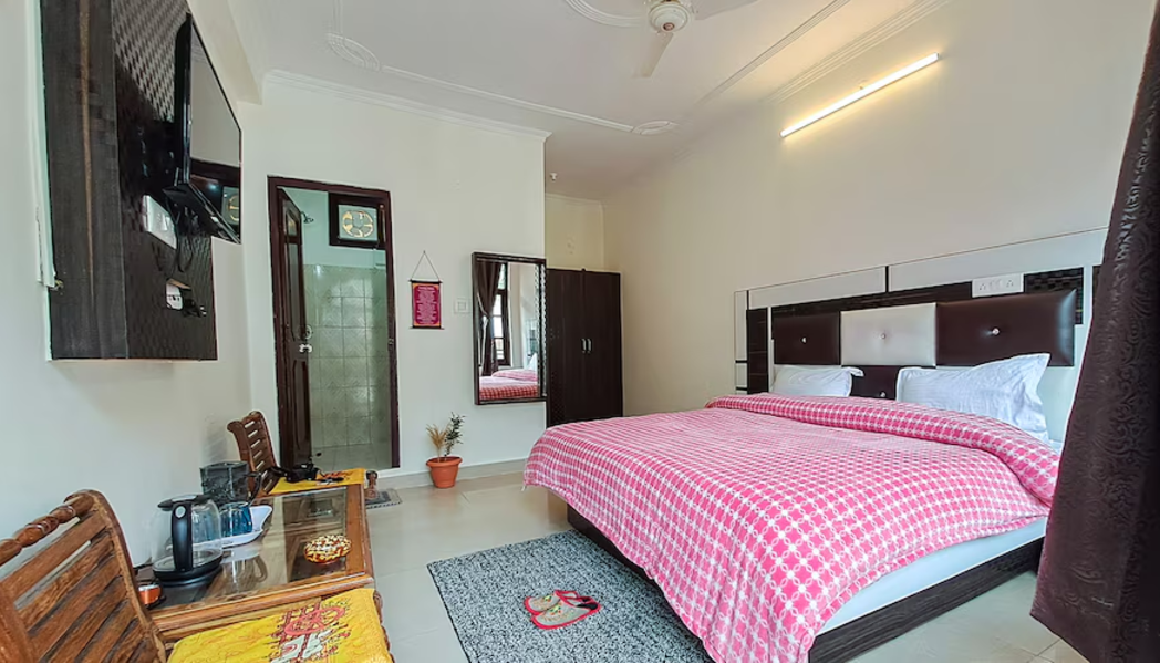 Deluxe Room with Mountain View