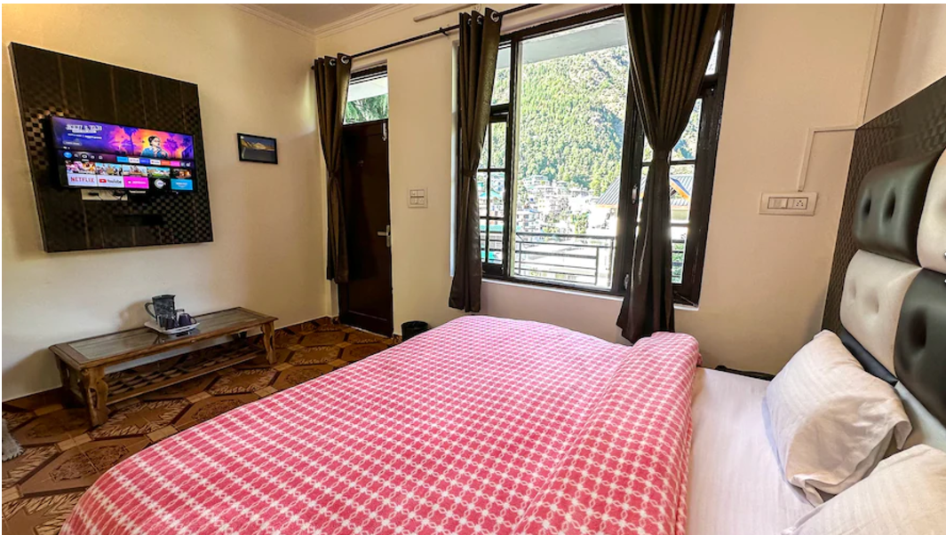 Deluxe Room with Mountain View