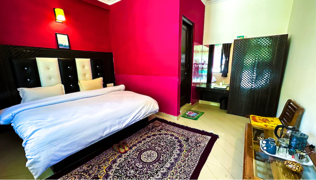 Deluxe Room with Mountain View