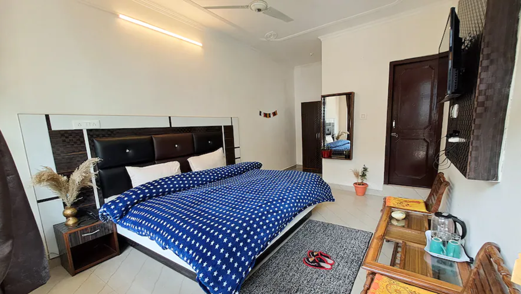 Deluxe Room with Mountain View