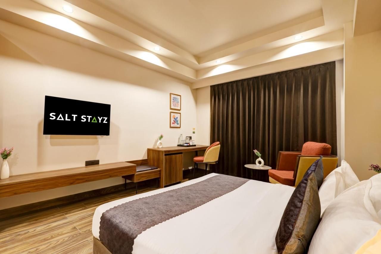 Deluxe Suite with Balcony