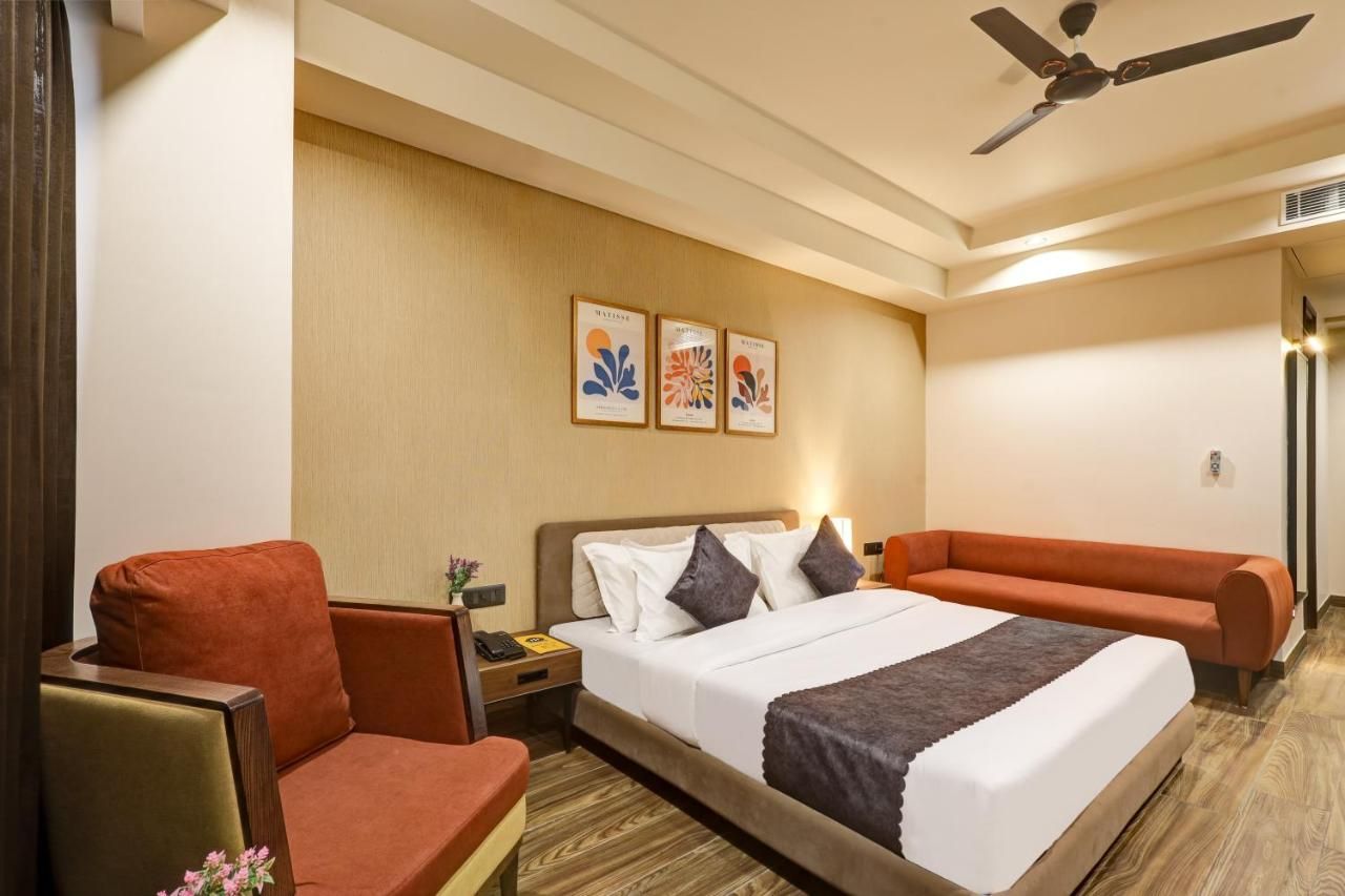 Deluxe Suite with Balcony