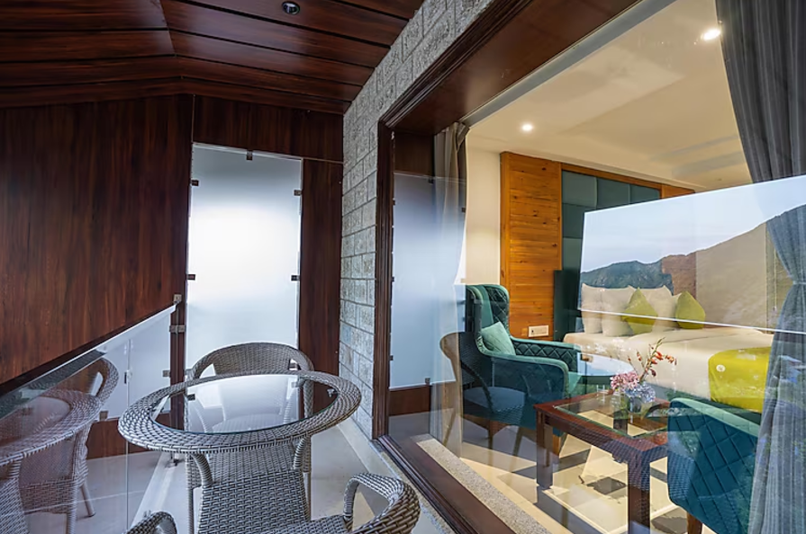 Superior Room with Balcony