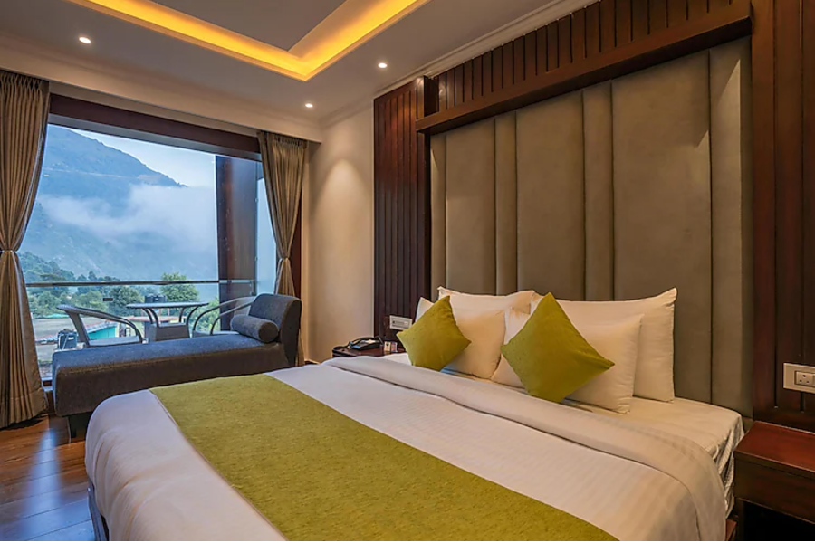 Junior Suites With Balcony and Bath Tub