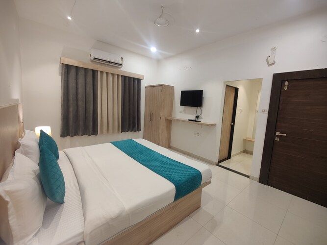 Hotel Four Season (Close to Ajanta & Ellora Caves)