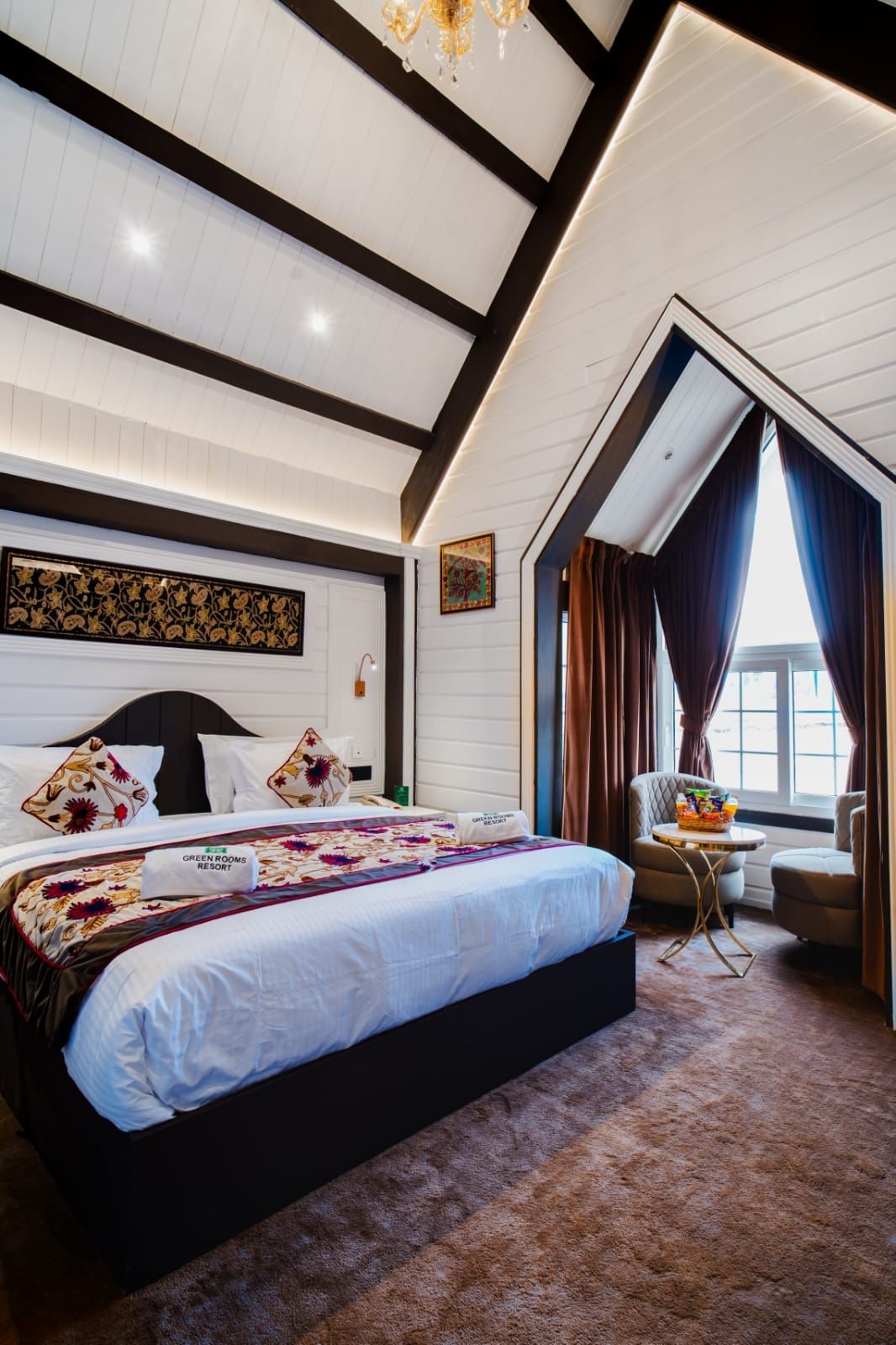 Luxury First Floor Himalayan View