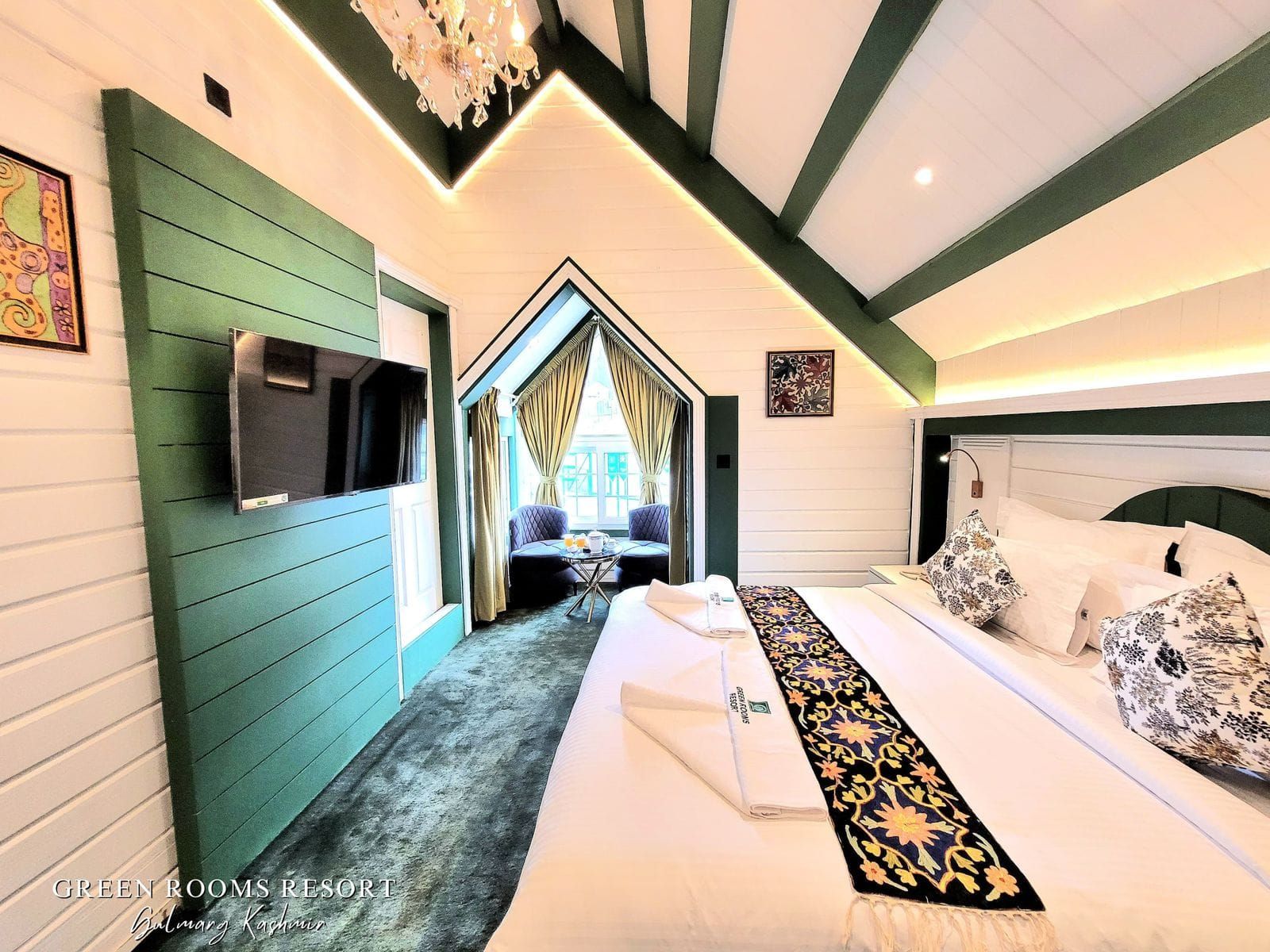 Luxury First Floor Himalayan View