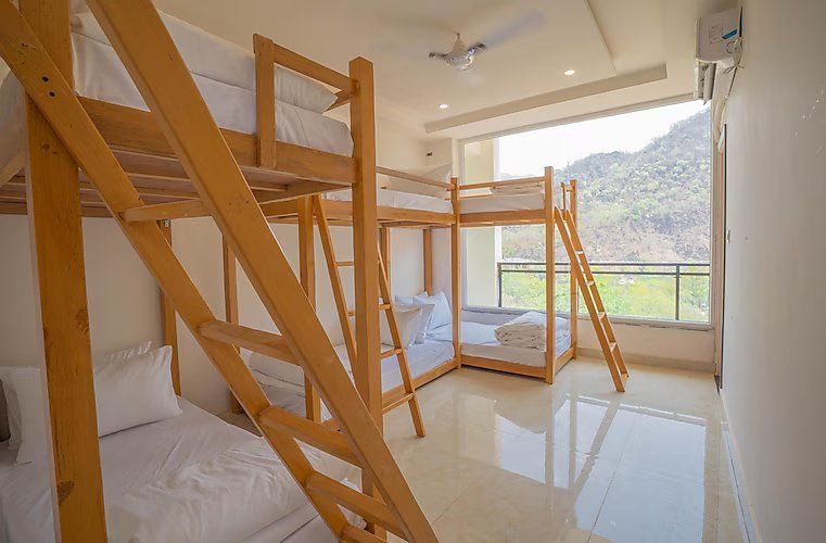 6 Bed Mixed Dormitory with Hill View