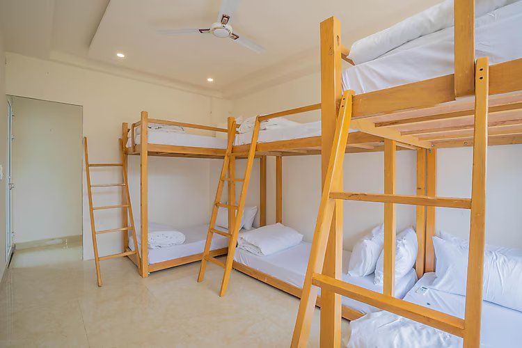 6 Bed Mixed Dormitory with Hill View