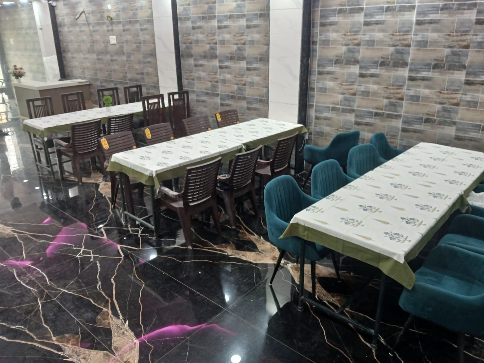 Food & Dining
