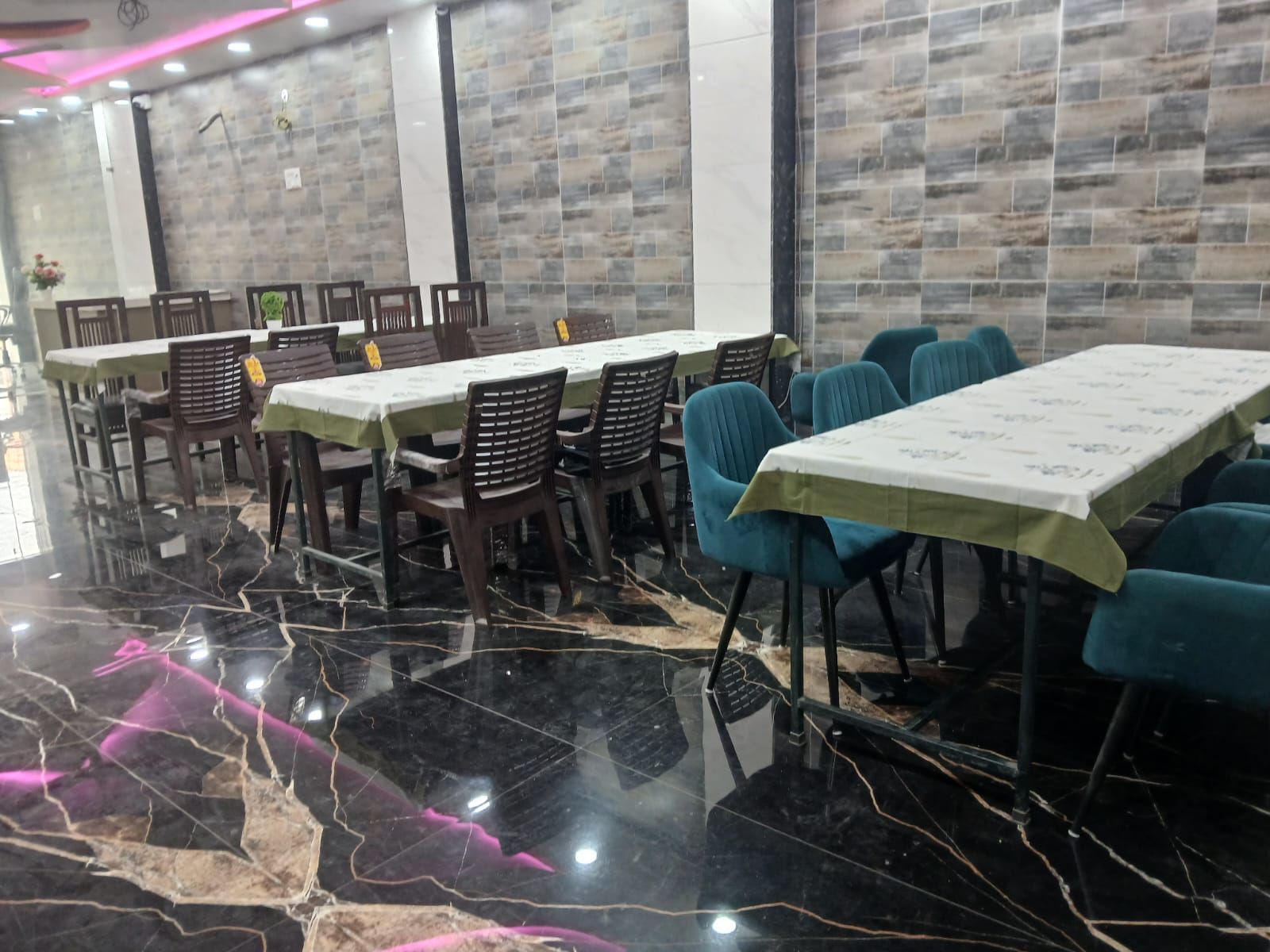 Food & Dining