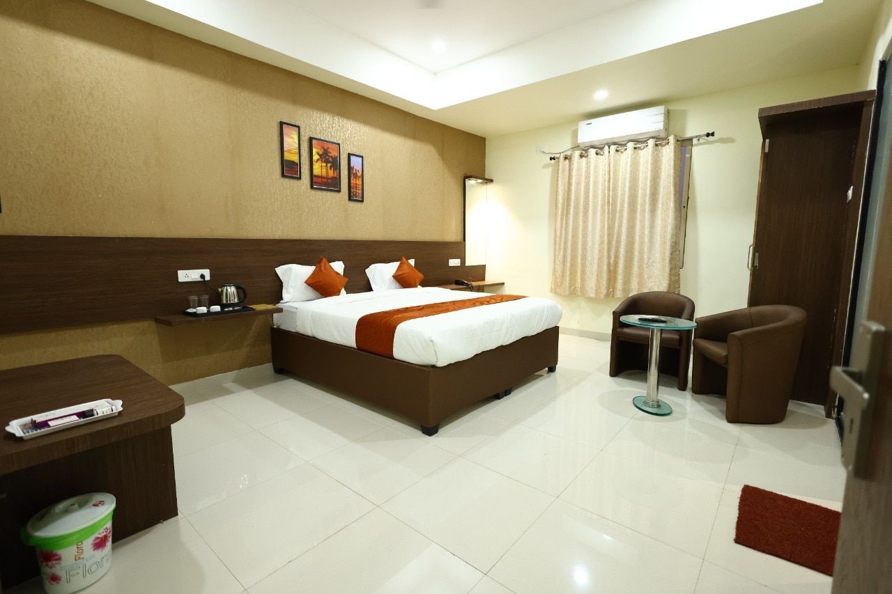 Hotel Titus Heights ROYAL DELUXE