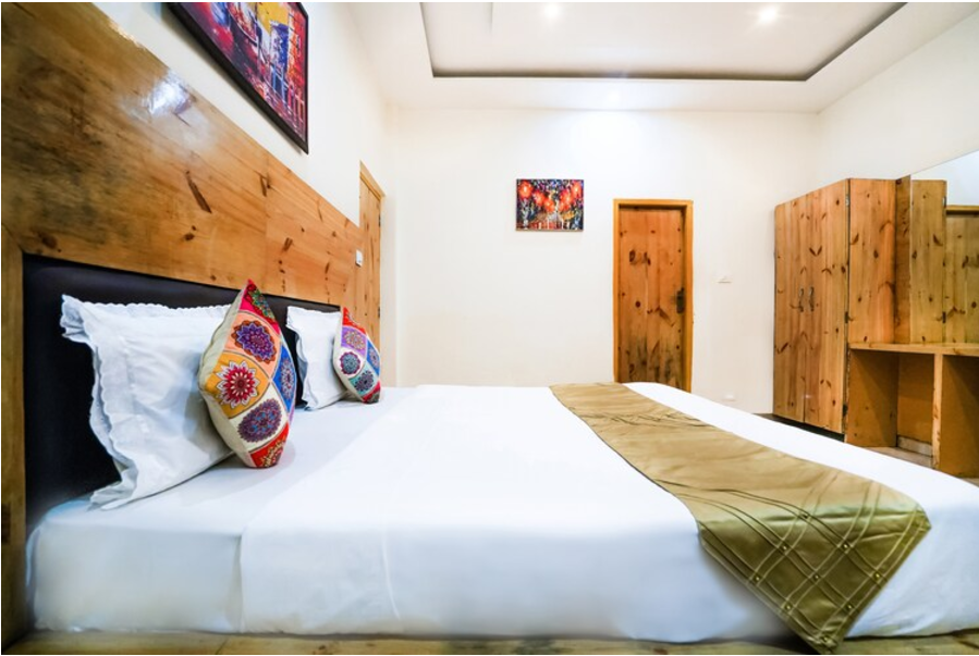 Deluxe Room with Balcony