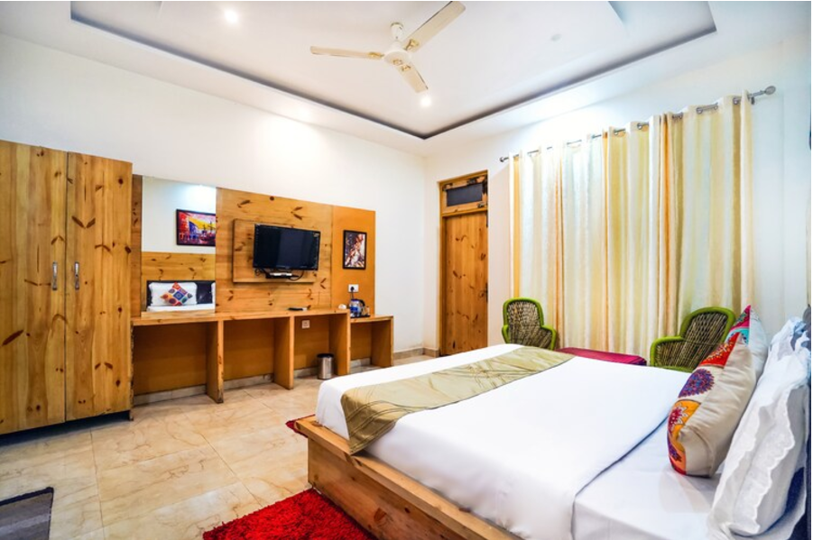 Deluxe Room with Balcony
