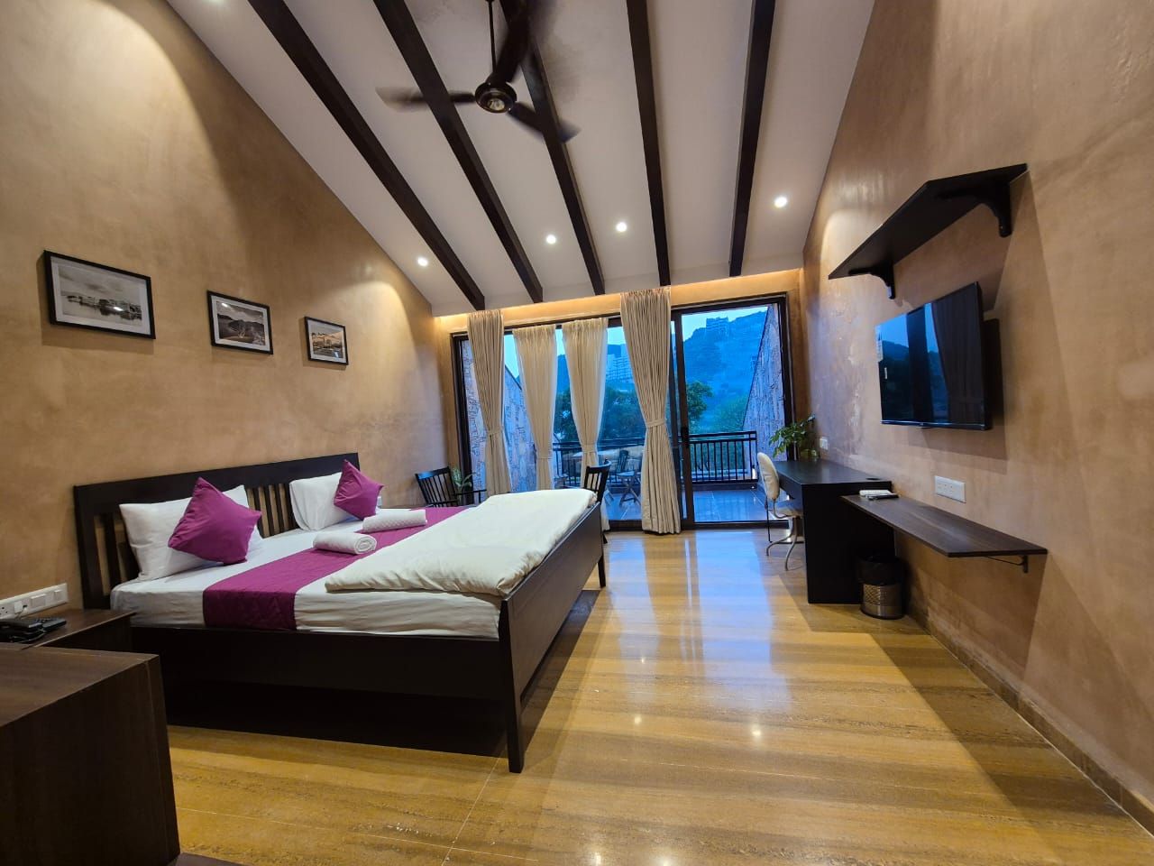 Umber Tree -A Nature Side Heaven Resort Premium cottage with Balcony 2