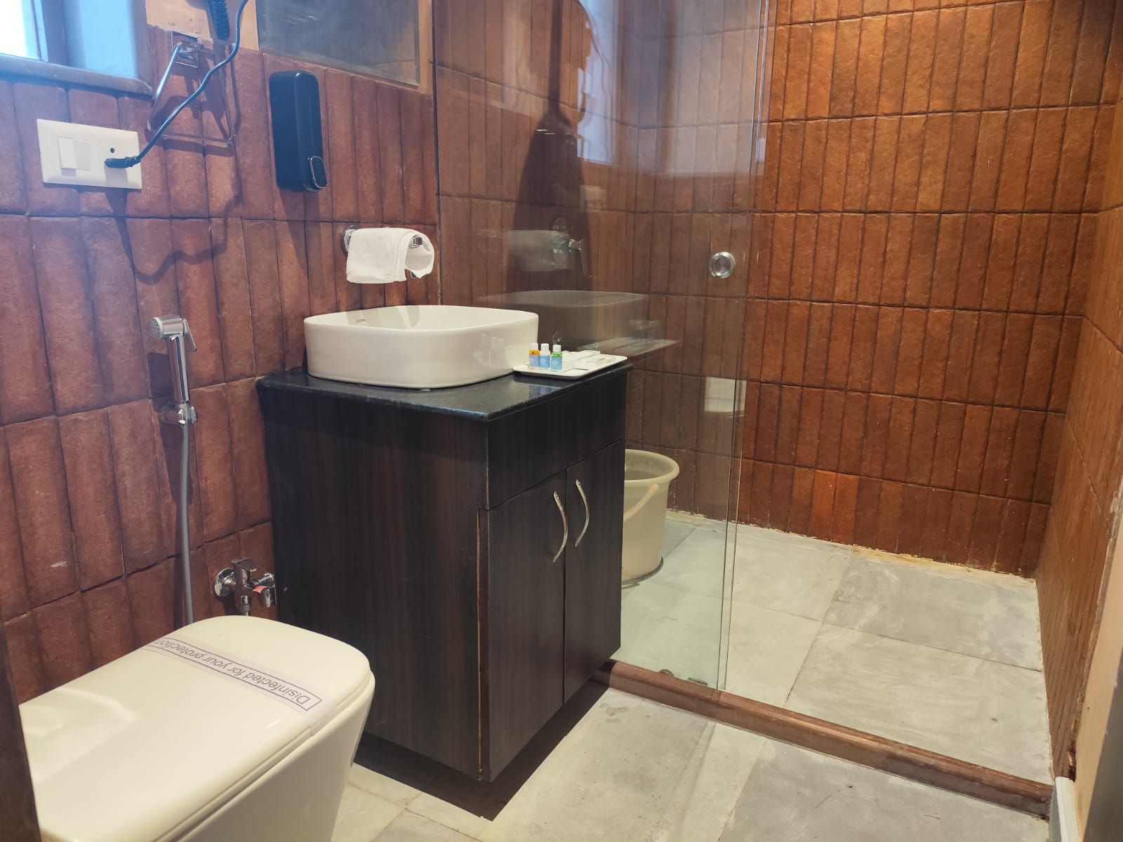 Umber Tree -A Nature Side Heaven Resort Premium cottage with Balcony 9