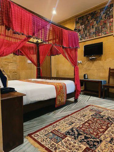 Luxury Heritage with Castle View