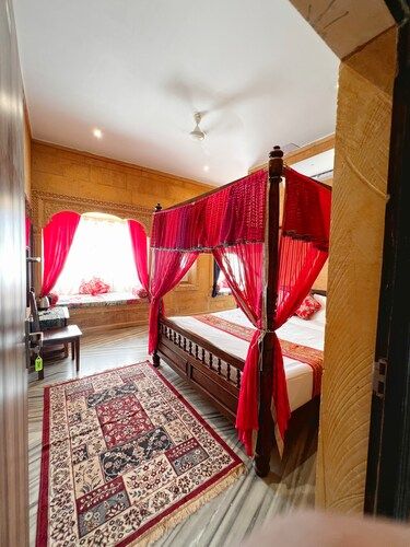 Luxury Heritage with Castle View