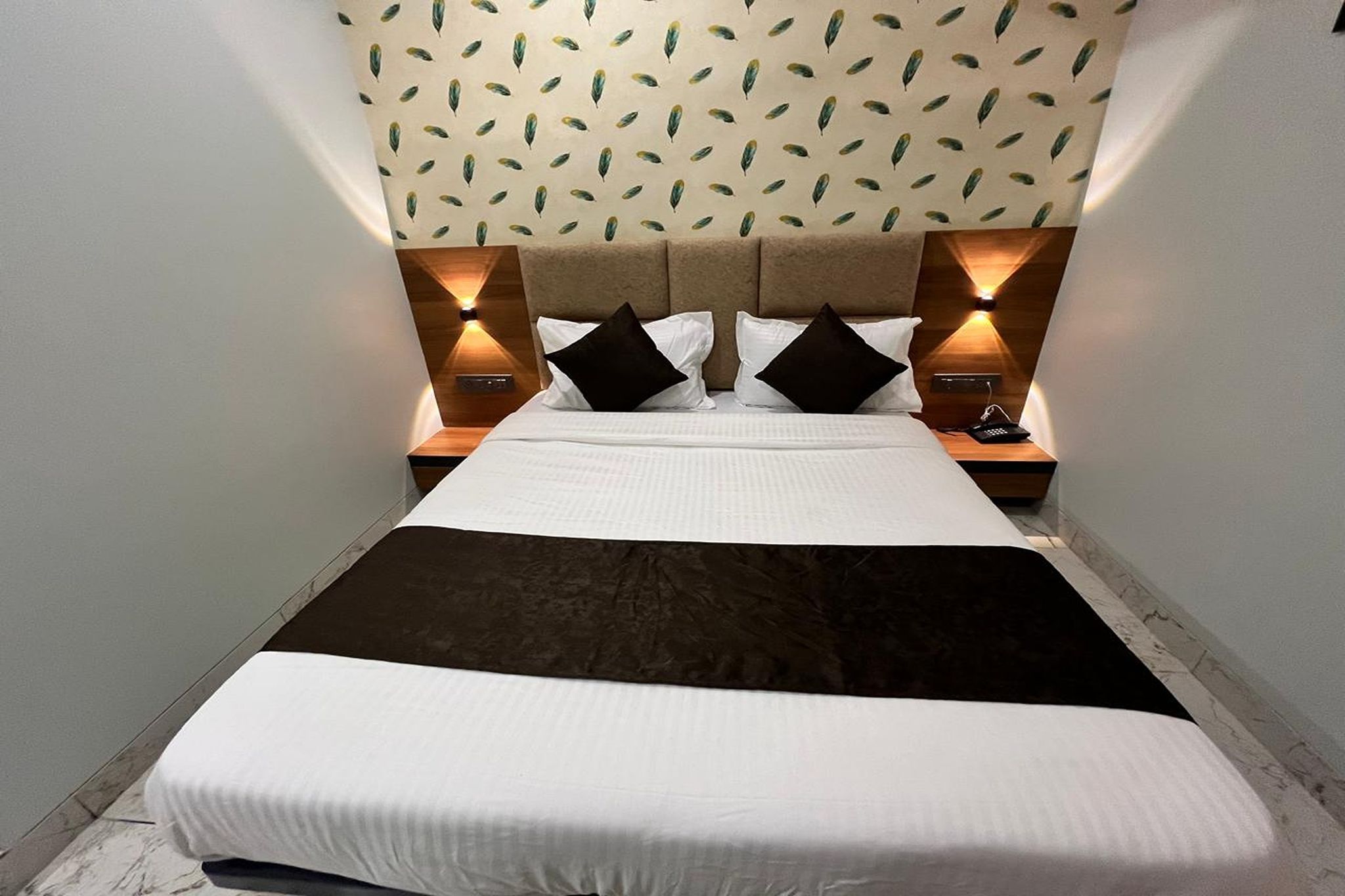 HOTEL MOONLIGHT Deluxe AC Room