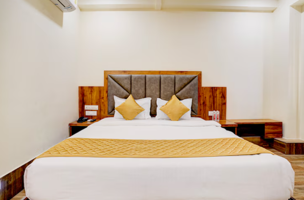 HOTEL BREEZE BAY BKC Deluxe Room 2