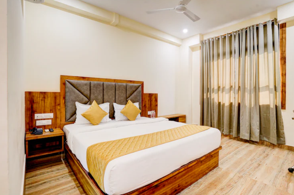 HOTEL BREEZE BAY BKC Deluxe Room 3