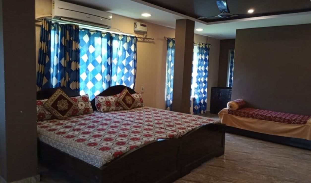 Terrace Pool With Room