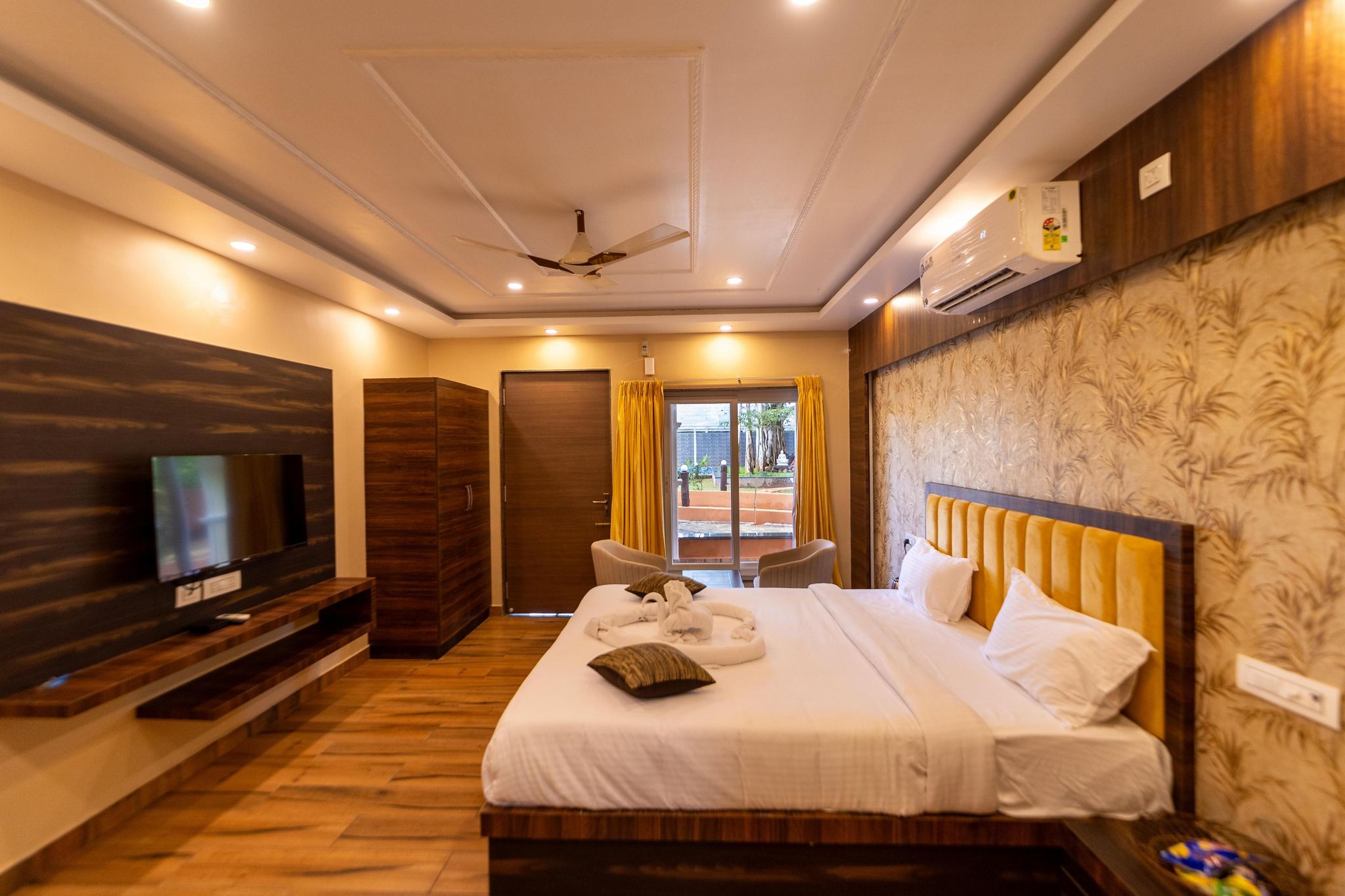  Magizhvanam Resort Deluxe Room 5