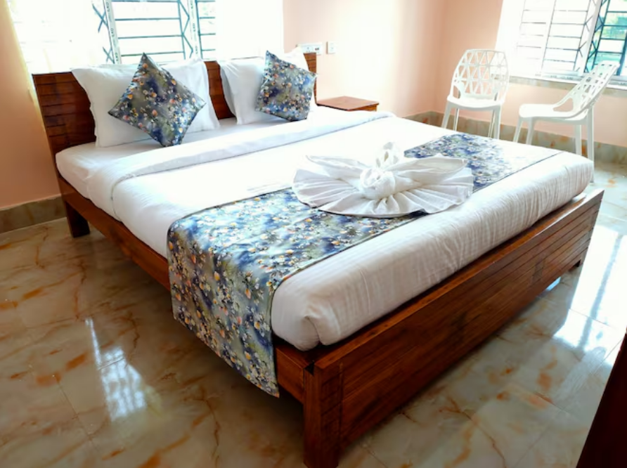 Binodini Hotel & Restaurant Deluxe Room 2