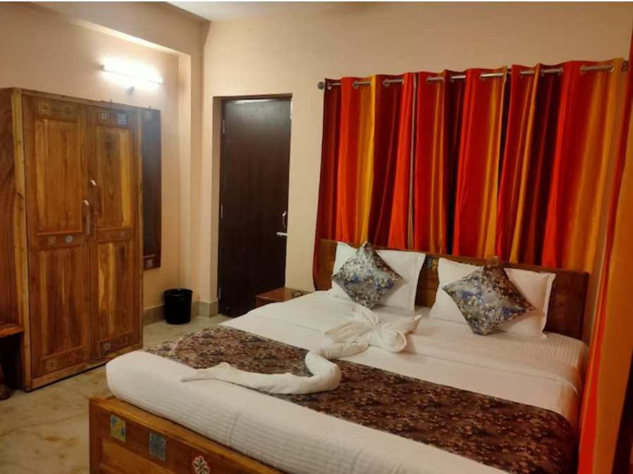 Binodini Hotel & Restaurant Deluxe Room 3