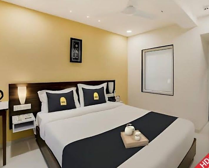 Leo Hotel Deluxe Room 2