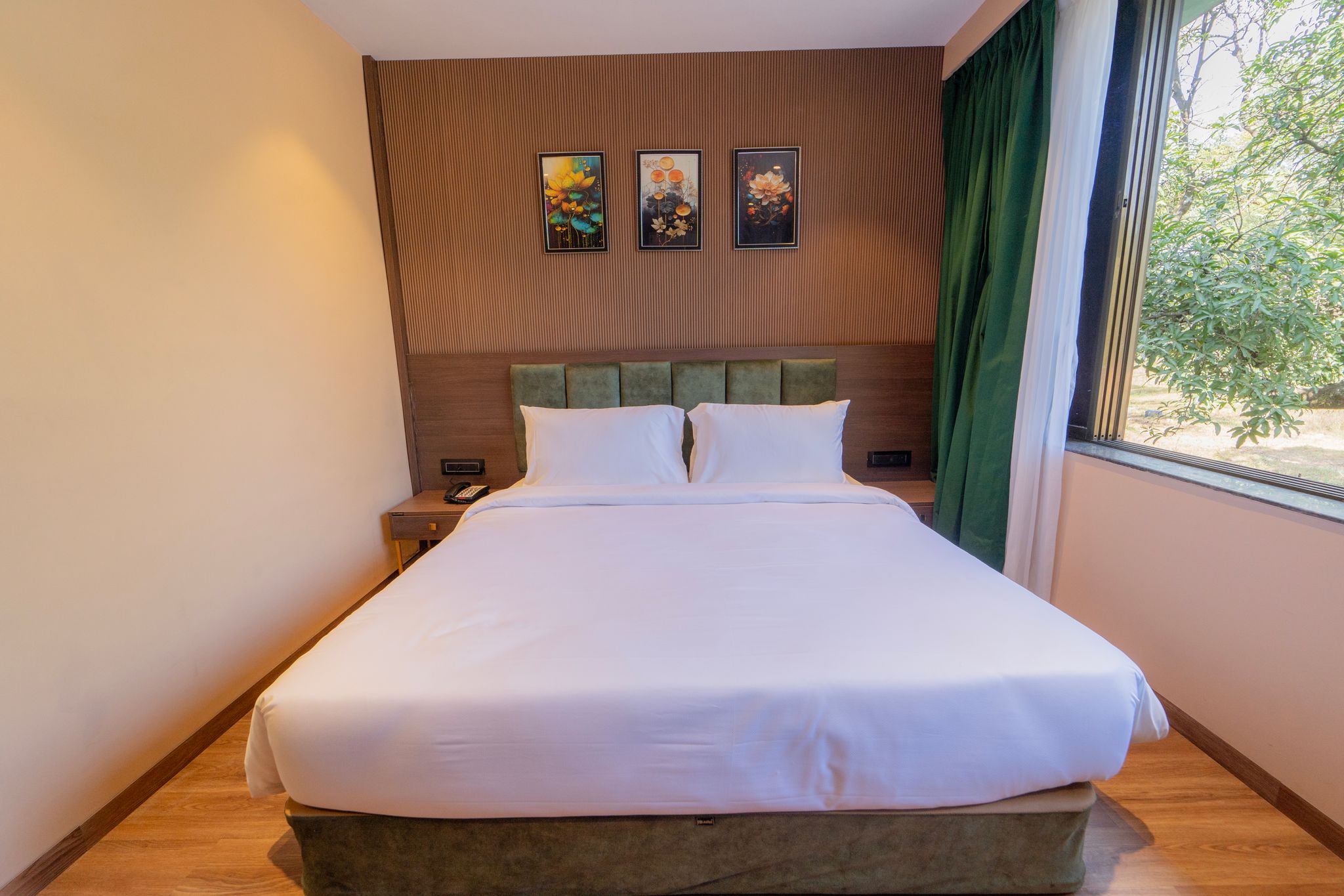 Orient Beacon Resort,Panchgani Superior Room 3