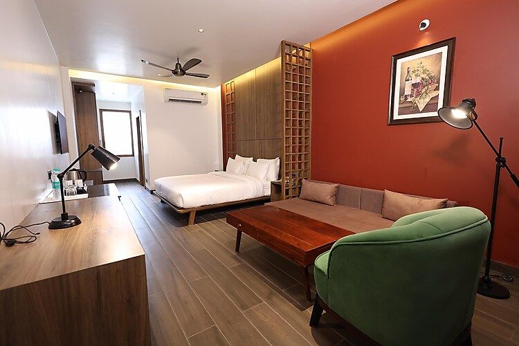 Pleasant Tree Hotels - Luxury Stay Amidst Nature, Dehradun Deluxe Room 3