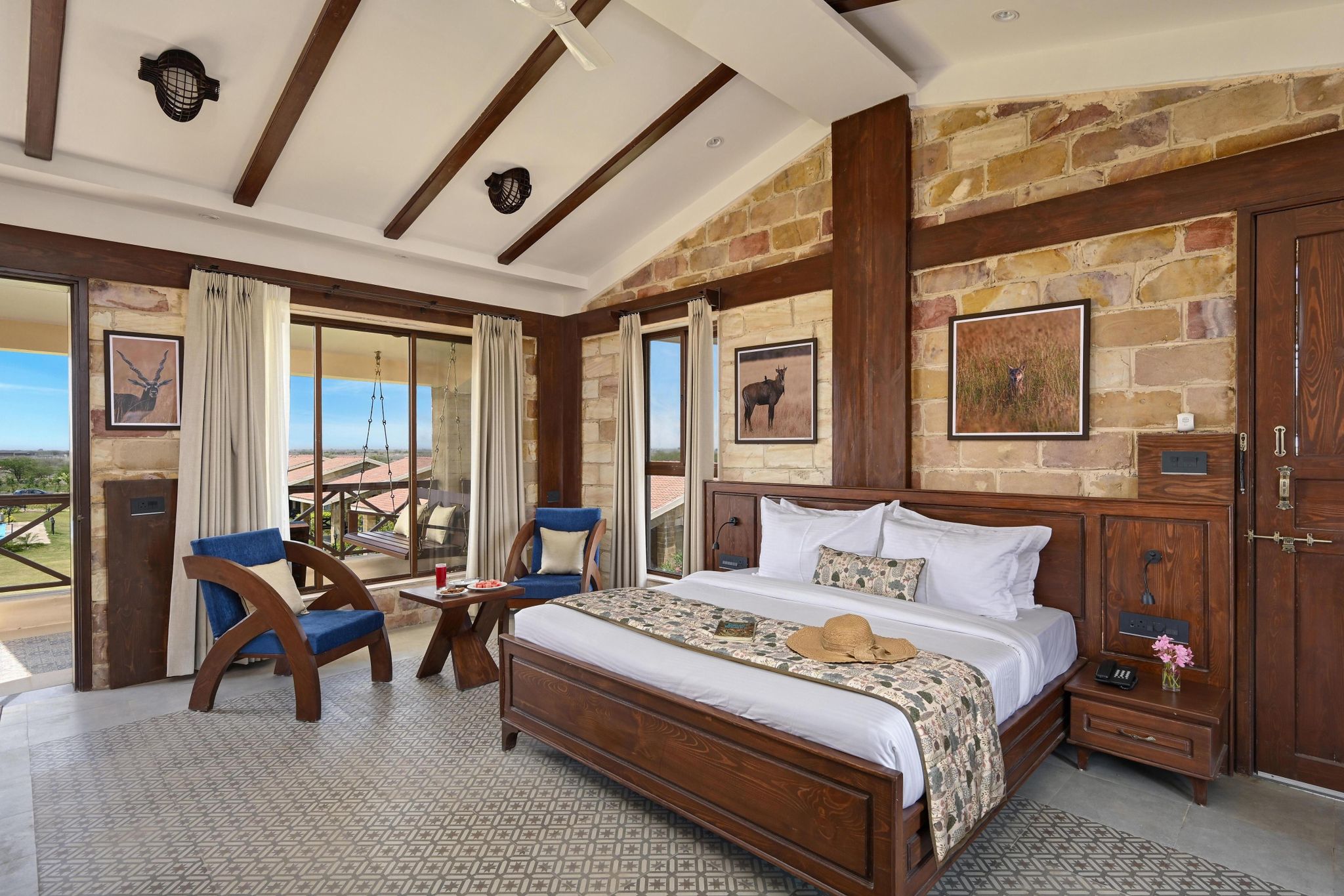 Luxury Cottage With Sitout Area