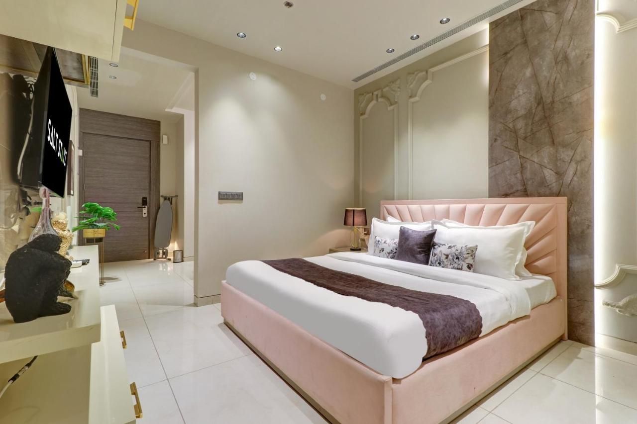 Deluxe Room with Private Balcony